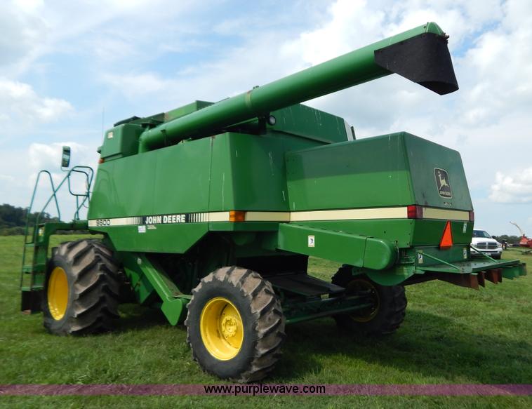 image for item G3289 1989 John Deere 9600 combine