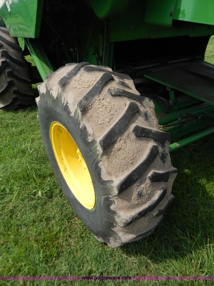 image for item G3289 1989 John Deere 9600 combine