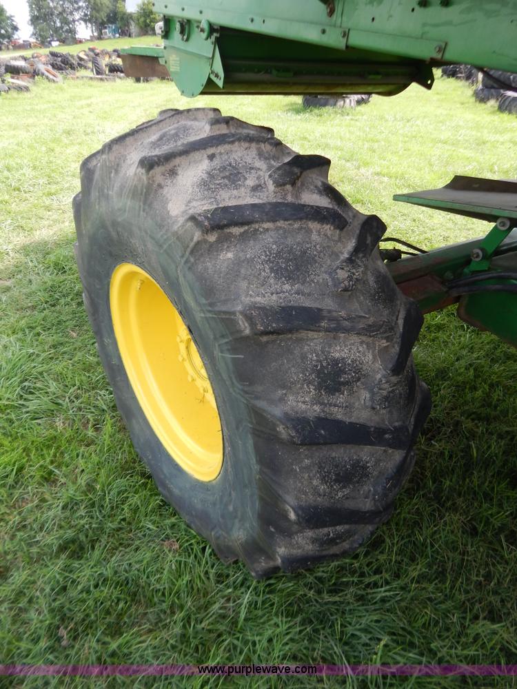 image for item G3289 1989 John Deere 9600 combine