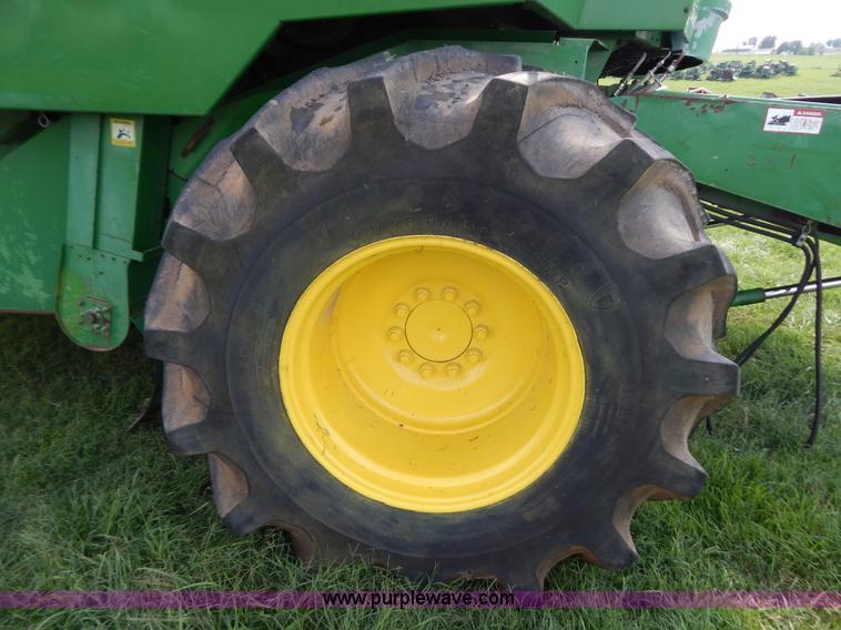 image for item G3289 1989 John Deere 9600 combine