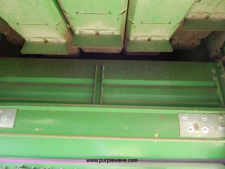 image for item G3289 1989 John Deere 9600 combine