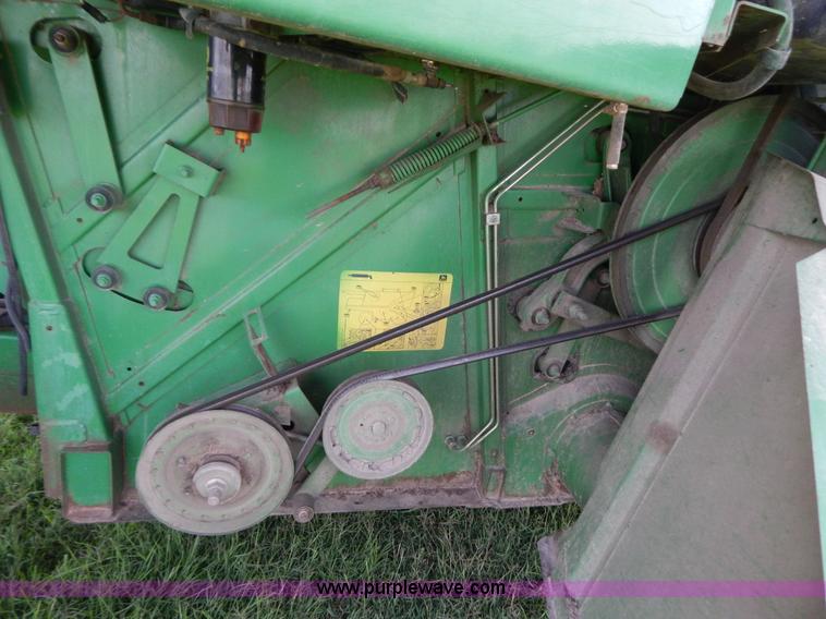 image for item G3289 1989 John Deere 9600 combine