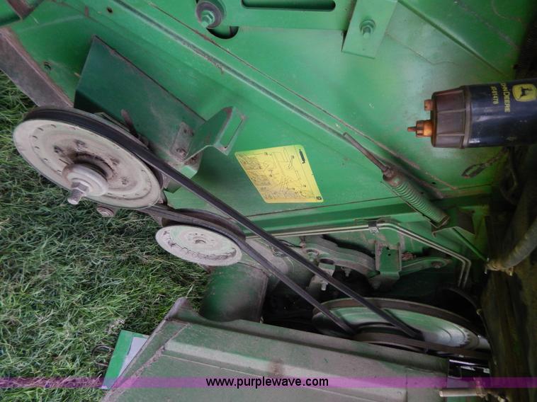image for item G3289 1989 John Deere 9600 combine
