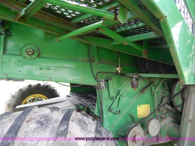 image for item G3289 1989 John Deere 9600 combine