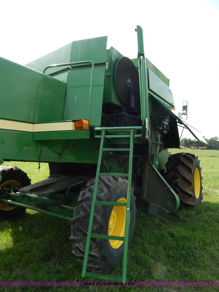 image for item G3289 1989 John Deere 9600 combine