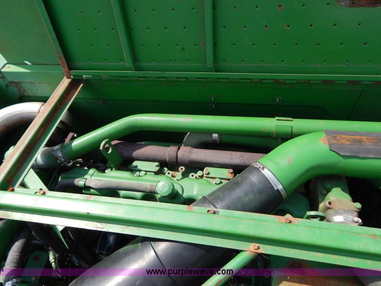 image for item G3289 1989 John Deere 9600 combine