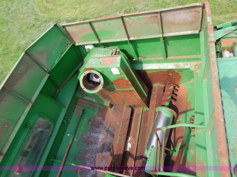 image for item G3289 1989 John Deere 9600 combine