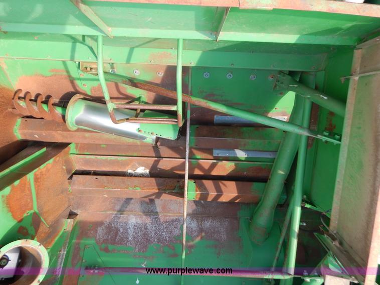 image for item G3289 1989 John Deere 9600 combine