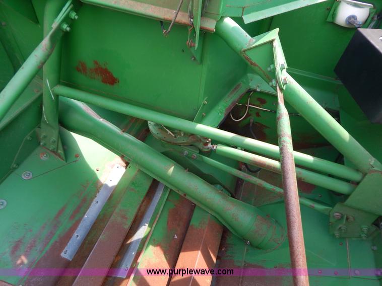 image for item G3289 1989 John Deere 9600 combine