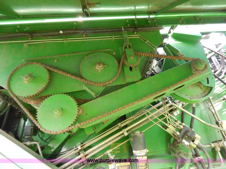 image for item G3289 1989 John Deere 9600 combine