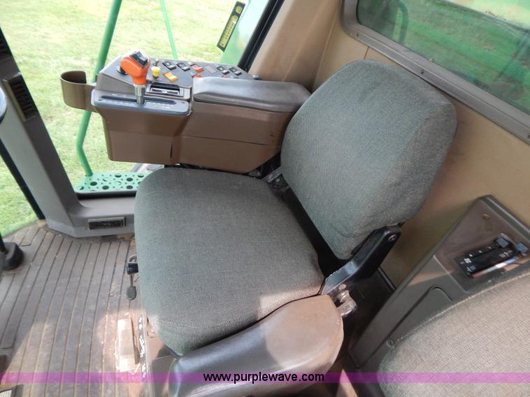 image for item G3289 1989 John Deere 9600 combine