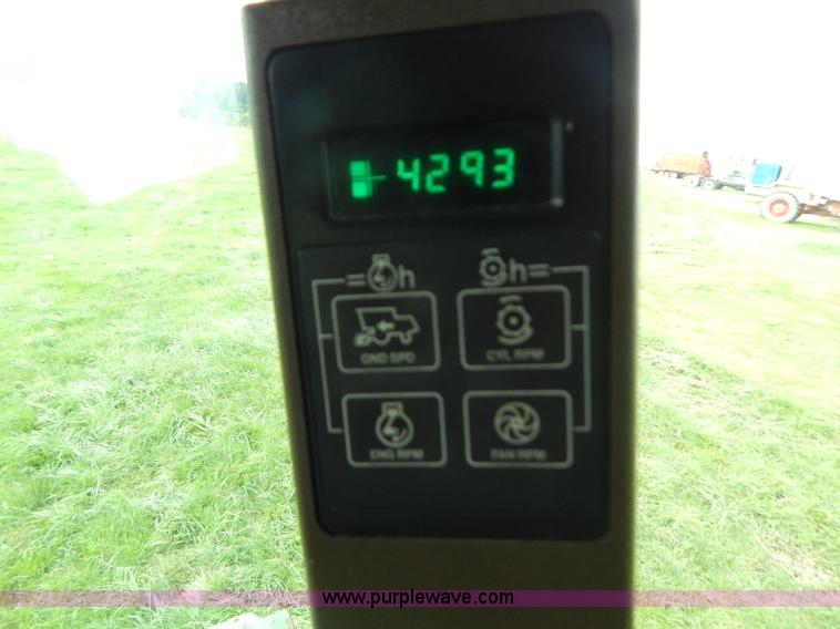 image for item G3289 1989 John Deere 9600 combine