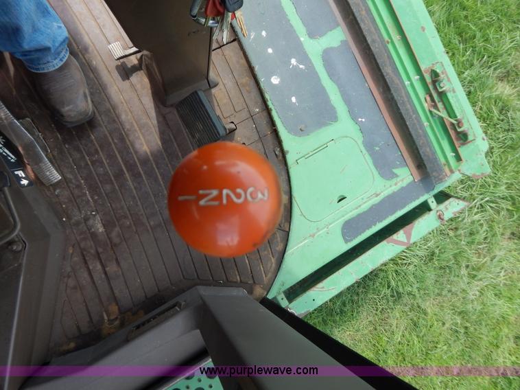 image for item G3289 1989 John Deere 9600 combine