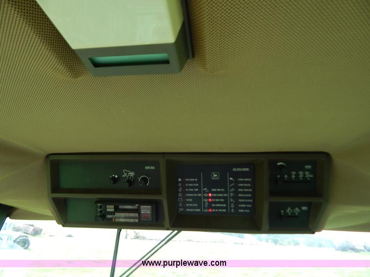 image for item G3289 1989 John Deere 9600 combine