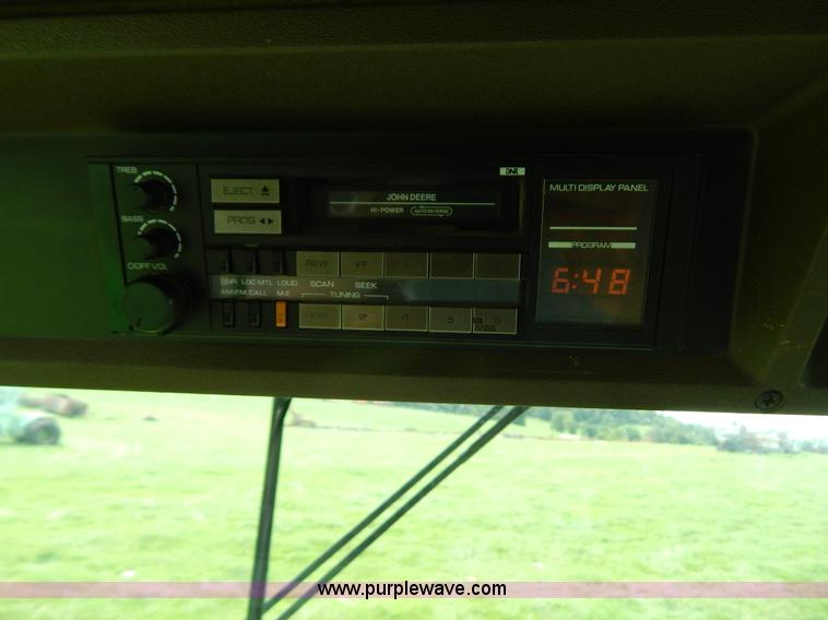image for item G3289 1989 John Deere 9600 combine