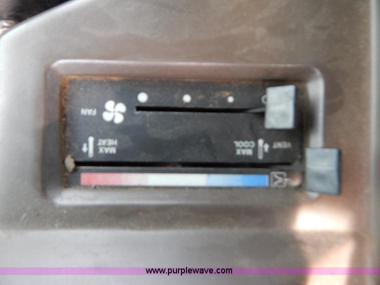 image for item G3289 1989 John Deere 9600 combine