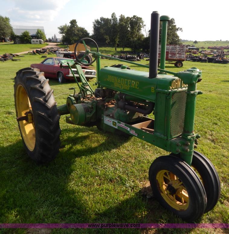 image for item G3413 John Deere B tractor
