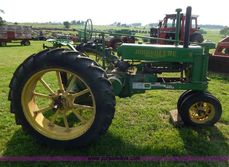 image for item G3413 John Deere B tractor