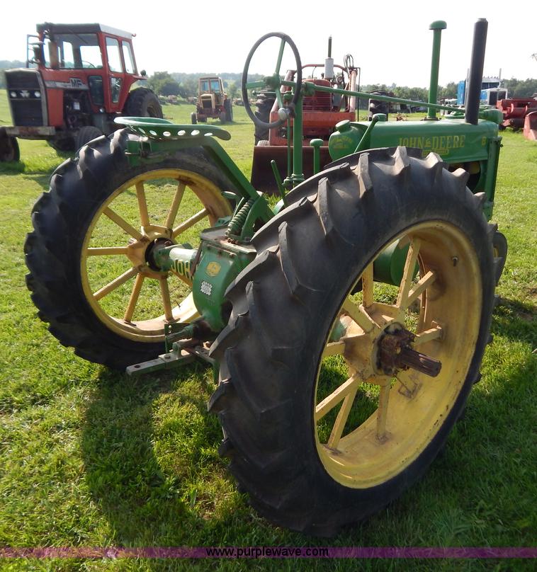 image for item G3413 John Deere B tractor