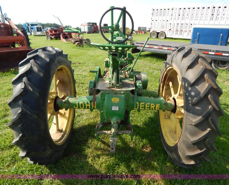 image for item G3413 John Deere B tractor