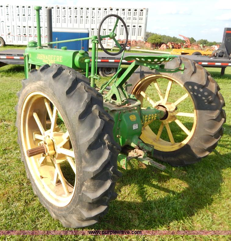 image for item G3413 John Deere B tractor