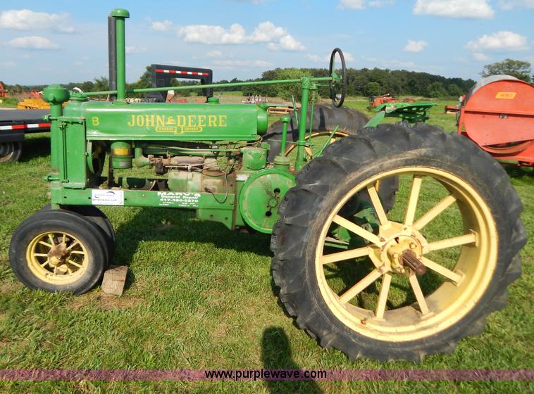 image for item G3413 John Deere B tractor