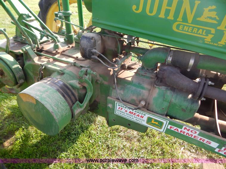 image for item G3413 John Deere B tractor
