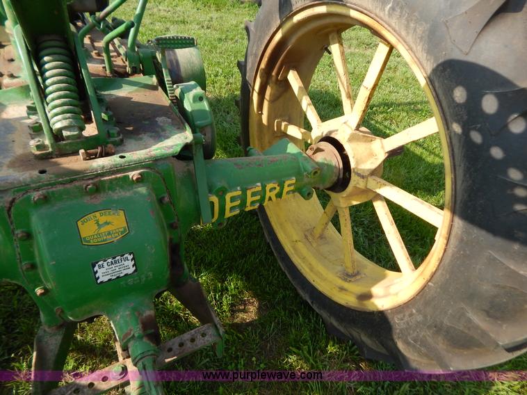 image for item G3413 John Deere B tractor