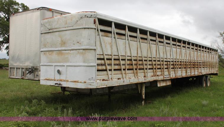 image for item G4074 1976 Wilson straight load cattle trailer