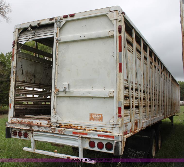 image for item G4074 1976 Wilson straight load cattle trailer