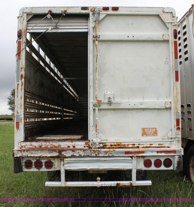 image for item G4074 1976 Wilson straight load cattle trailer