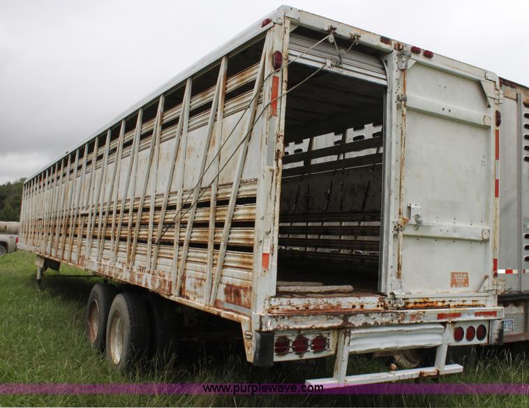 image for item G4074 1976 Wilson straight load cattle trailer