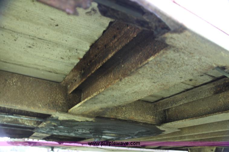 image for item G4074 1976 Wilson straight load cattle trailer