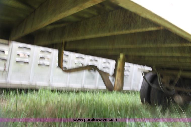 image for item G4074 1976 Wilson straight load cattle trailer