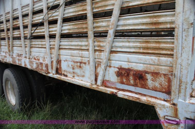 image for item G4074 1976 Wilson straight load cattle trailer