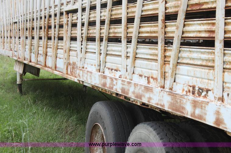 image for item G4074 1976 Wilson straight load cattle trailer