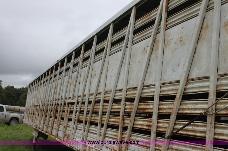 image for item G4074 1976 Wilson straight load cattle trailer