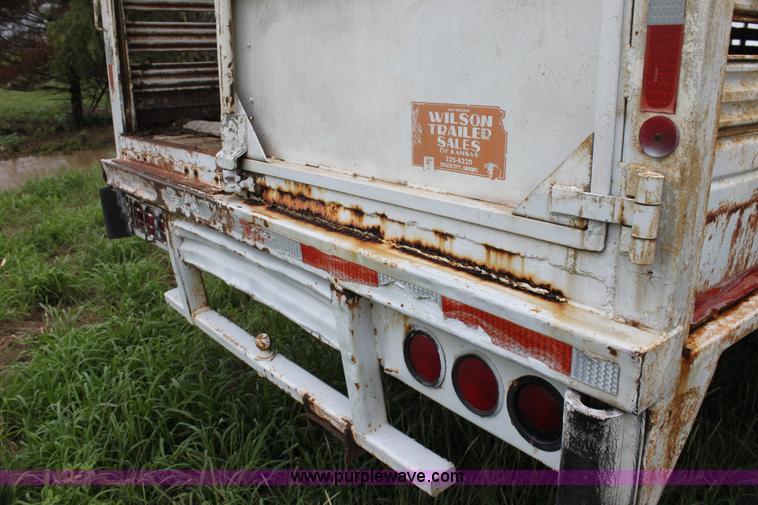 image for item G4074 1976 Wilson straight load cattle trailer