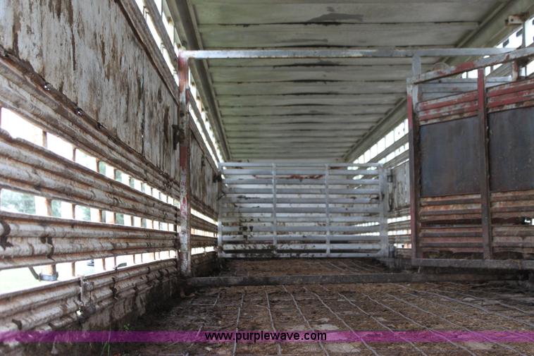 image for item G4074 1976 Wilson straight load cattle trailer