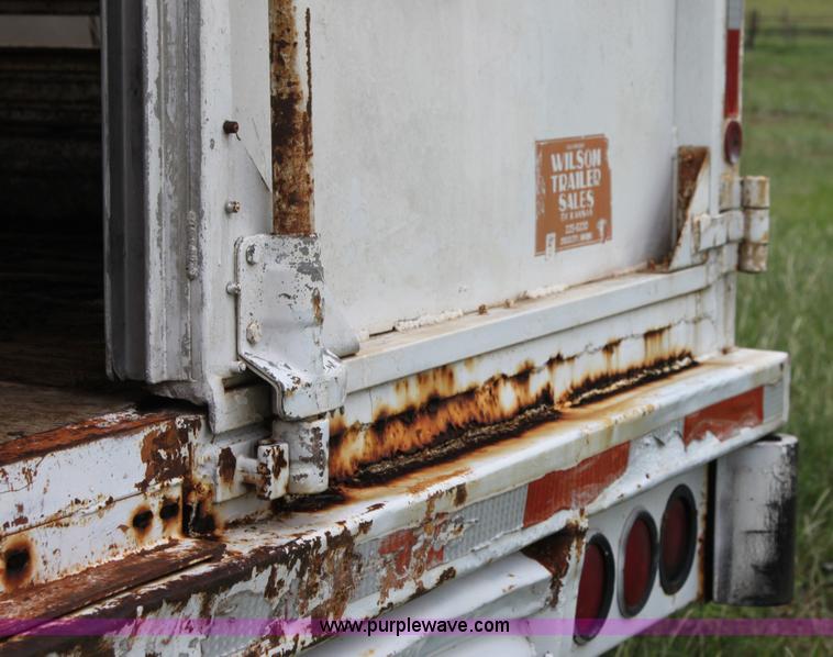 image for item G4074 1976 Wilson straight load cattle trailer