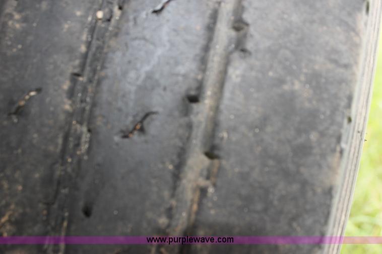 image for item G4074 1976 Wilson straight load cattle trailer