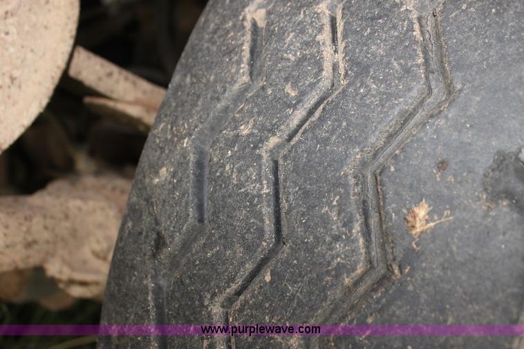 image for item G4074 1976 Wilson straight load cattle trailer