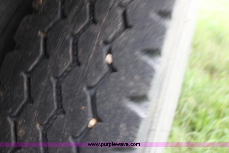 image for item G4074 1976 Wilson straight load cattle trailer