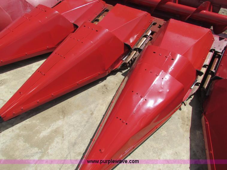 image for item G4084 1998 Case IH 1083 corn head