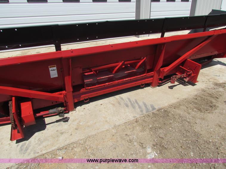 image for item G4084 1998 Case IH 1083 corn head