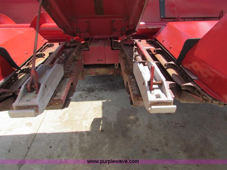 image for item G4084 1998 Case IH 1083 corn head