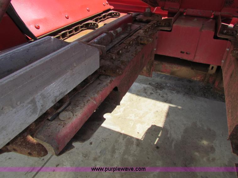 image for item G4084 1998 Case IH 1083 corn head