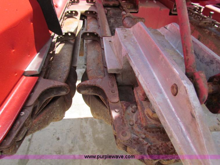 image for item G4084 1998 Case IH 1083 corn head