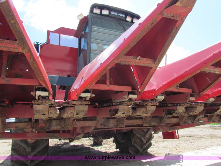 image for item G4084 1998 Case IH 1083 corn head