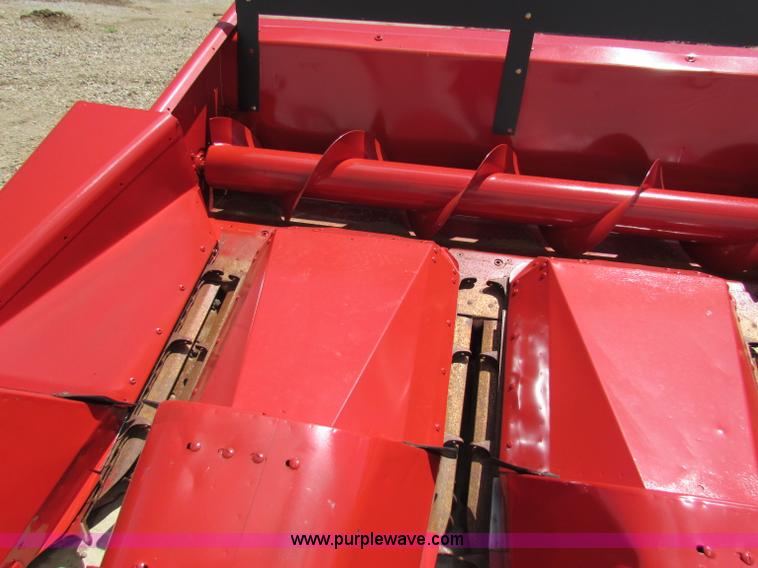 image for item G4085 1996 Case IH 1083 corn head
